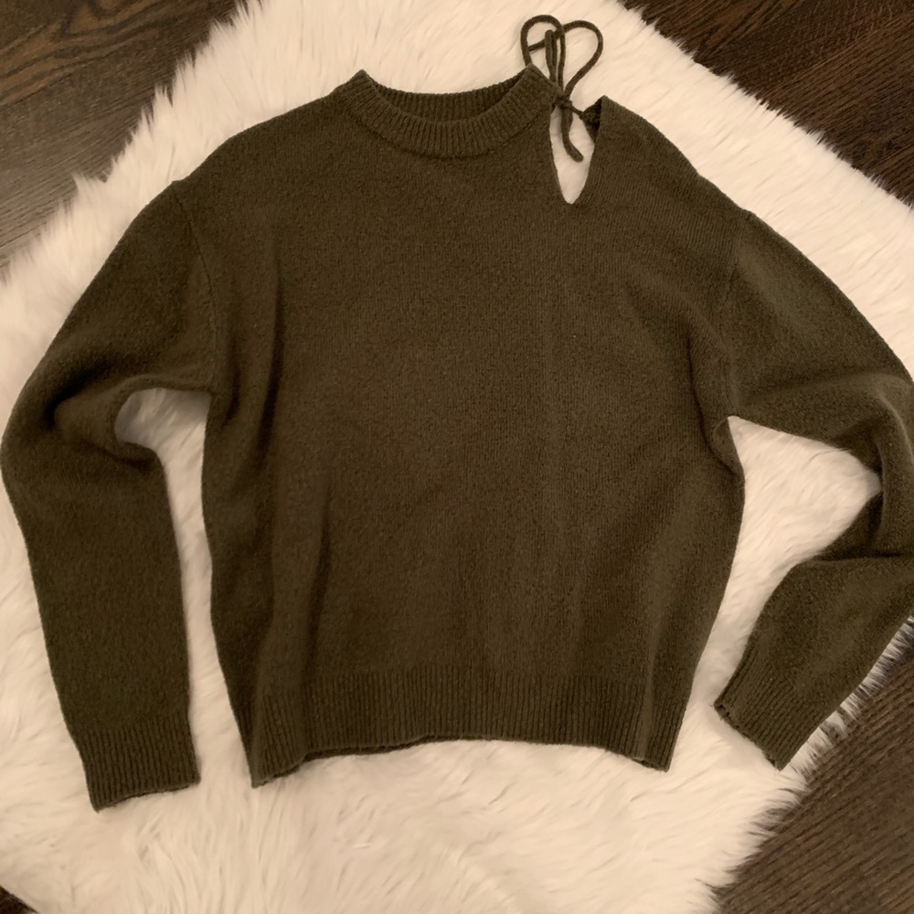 Who what wear oversized olive sweater. Small.